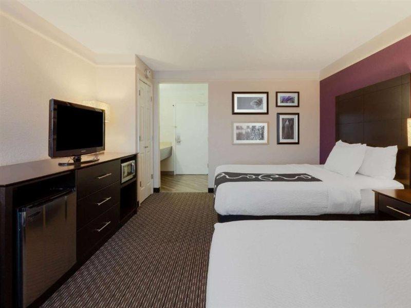 La Quinta By Wyndham Detroit Utica Hotel Luaran gambar